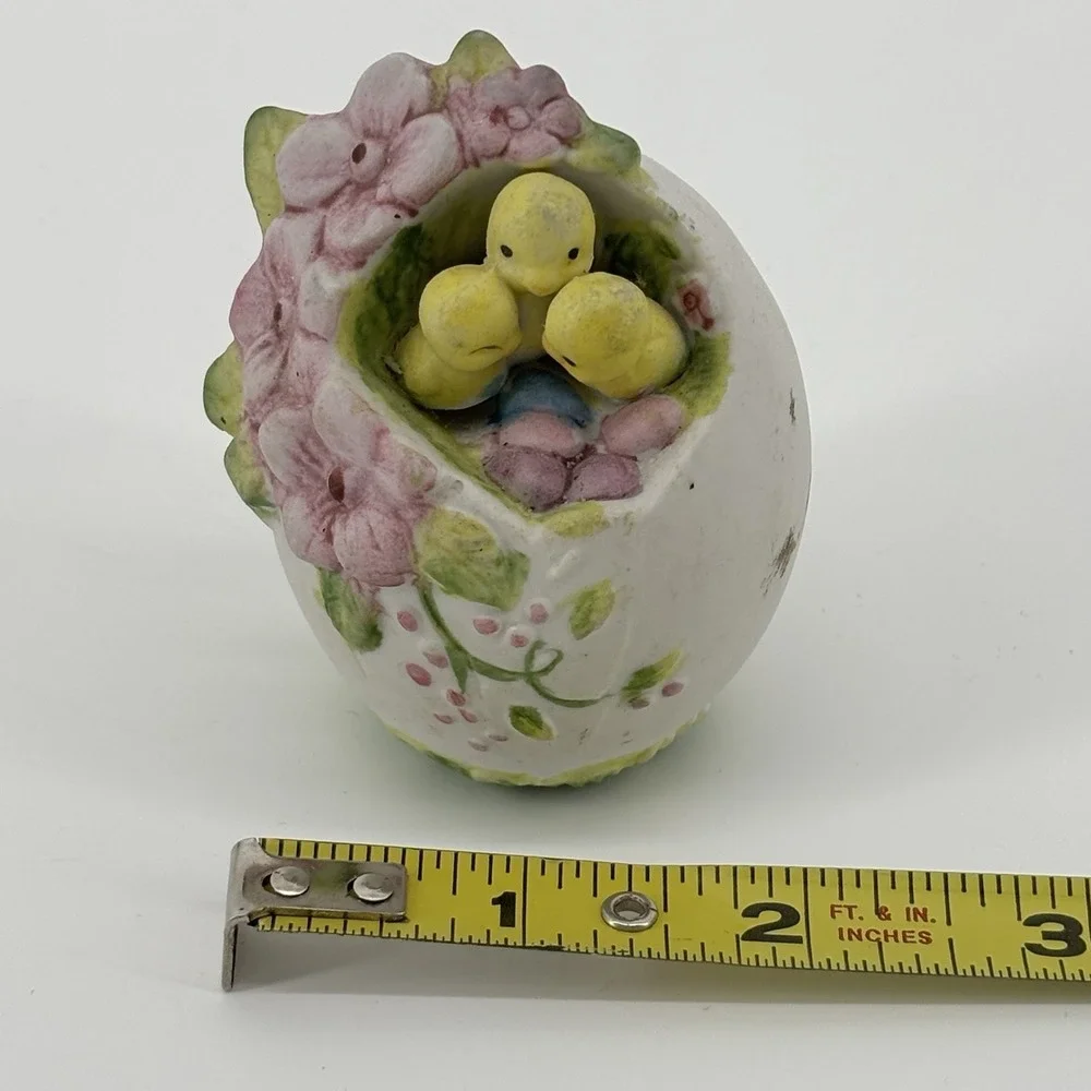 Vtg Bundl Chicks In An Egg And Easter Decor Chick/Duck Hand Painted - Beautiful!